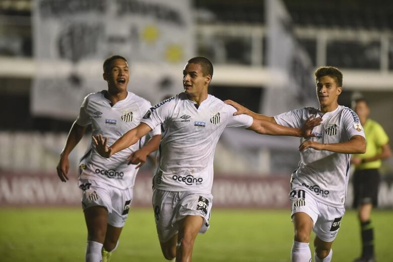 Com os garotos, Santos vence Deportivo Lara na Vila - Crédito: Divulgação