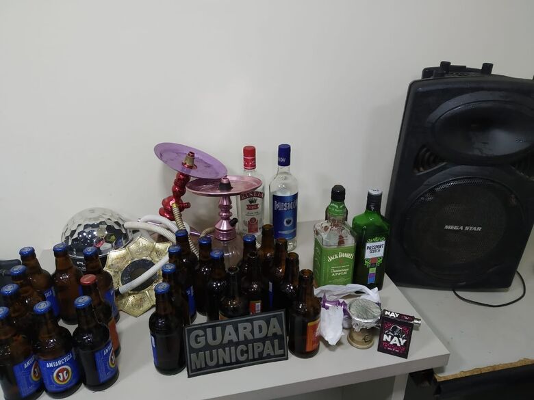 Adolescente é apreendido por fazer festa regada a bebida - Crédito: Divulgação