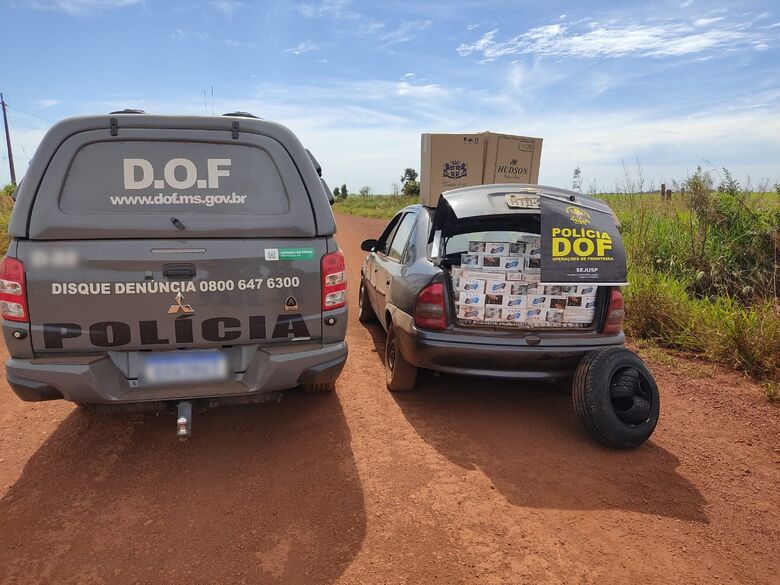 Veículo com cigarros e pneus contrabandeados do PY é apreendido pelo DOF - Crédito: Divulgação