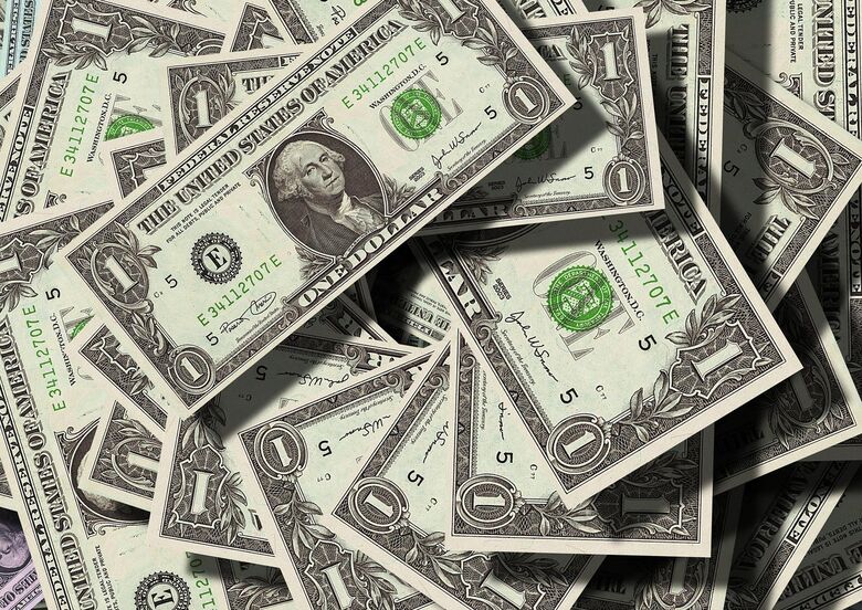Dólar cai pelo terceiro dia seguido e aproxima-se de R$ 5,60 - Crédito: Pixabay