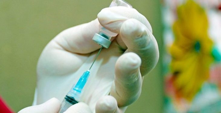 Ministério da Saúde nega inclusão de jornalistas em grupos prioritários da vacina - 
