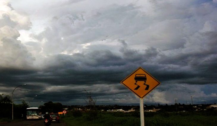 Quarta-feira terá nuvens carregadas e chance de chuva forte para o norte e leste do Estado - Crédito: Chico Ribeiro