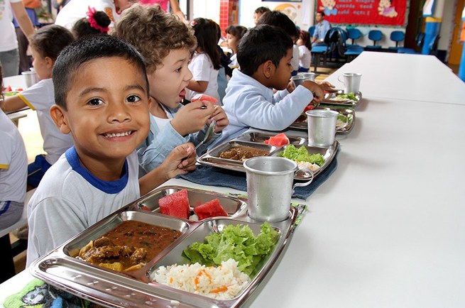 Hoje (21) é comemorado o Dia Nacional da Alimentação na Escola - 