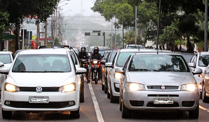 Governador sanciona lei que prevê isenção de IPVA para veículos com mais de 15 anos - Crédito: Chico Ribeiro