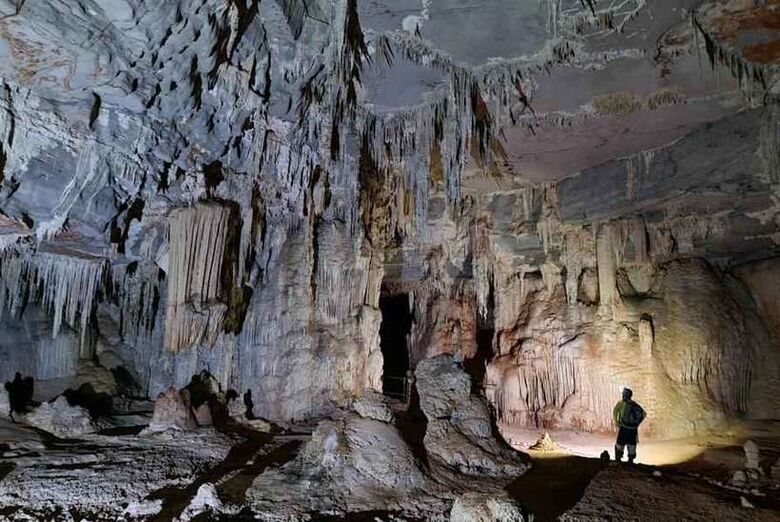 Gruta Bonita, localizada na cidade de Januária, no norte de Minas Gerais, está localizada no Parque Nacional Cavernas do Peruaçu é uma das cavernas que correm risco - Crédito: Divulgação/Rodrigo Ferreira