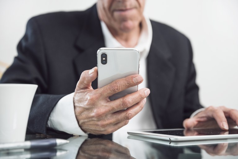 Ligações para que aposentados façam a prova de vida online não são do INSS - 