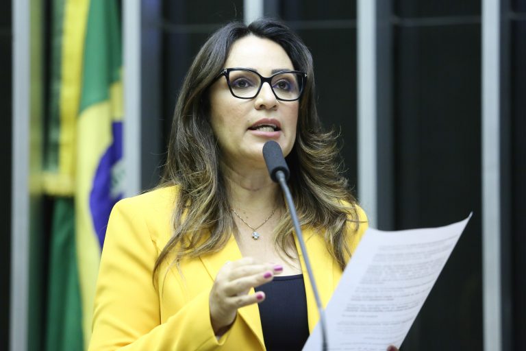 Rejane Dias: doença celíaca não possui tratamento medicamentoso  Fo - Crédito: Antônio Augusto/Câmara dos Deputados