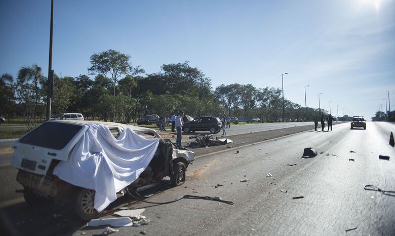 O número de acidentes nas rodovias federais subiu de 63.548, em 2020, para 64.441, neste ano. - Crédito: Marcelo Camargo/Agência Brasil