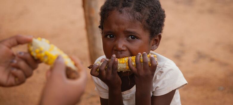 Maioria das 140 milhões de pessoas que sofrem de fome aguda em todo o mundo está concentrada em 10 países - Crédito: © WFP/Sitraka Niaina Raharinaiv