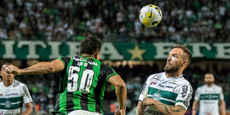 América-MG e Coritiba se enfrentam em jogo que pode definir 1º