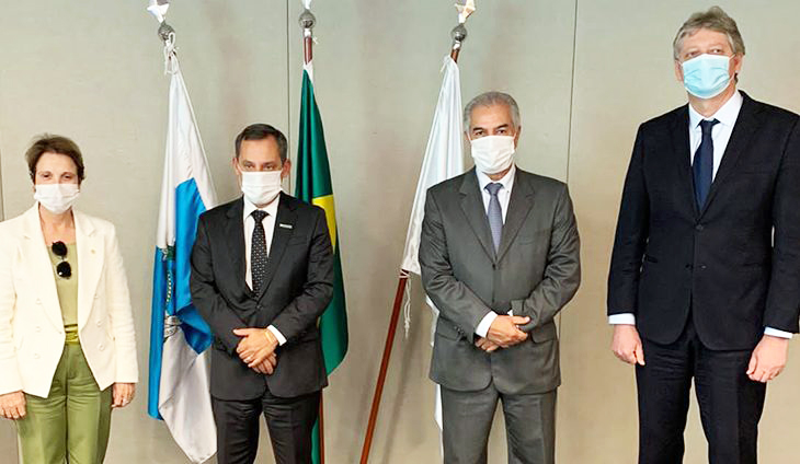 Reinaldo Azambuja se reuniu com o presidente da Petrobras, José Mauro Coelho, acompanhado da deputada federal e ex-ministra Tereza Cristina, e do secretário Jaime Verruck - Crédito: Divulgação