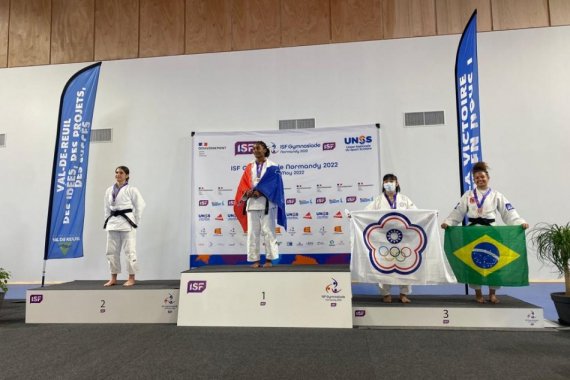 A brasileira subiu ao pódio dividindo o terceiro lugar na categoria 63 kg com a atleta Chan Yu-Ching, da Taipé Chinesa - 