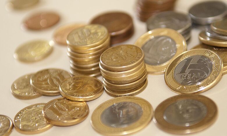 Adoção de moeda única demandaria fim do real e das moedas de cada país da região - 