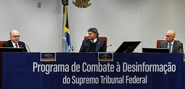 Ministros durante a assinatura do acordo sobre fake news - Crédito: Carlos Moura/SCO/STF