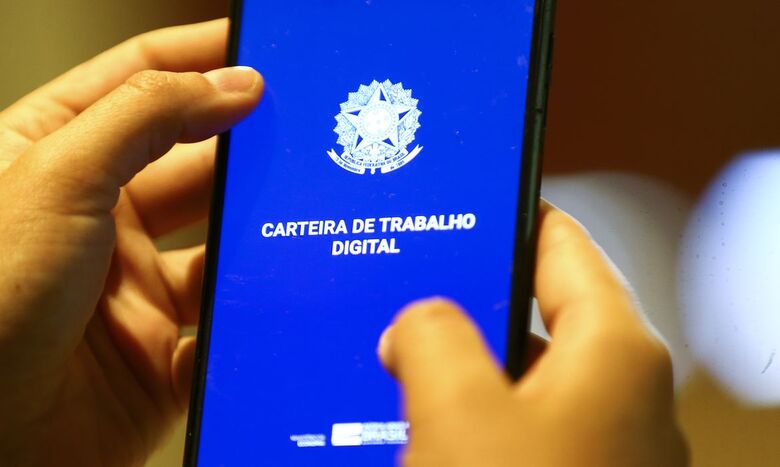 IBGE: desemprego cai para 9,8%; rendimento fica estável - Crédito: Marcelo Camargo/Agência Brasil