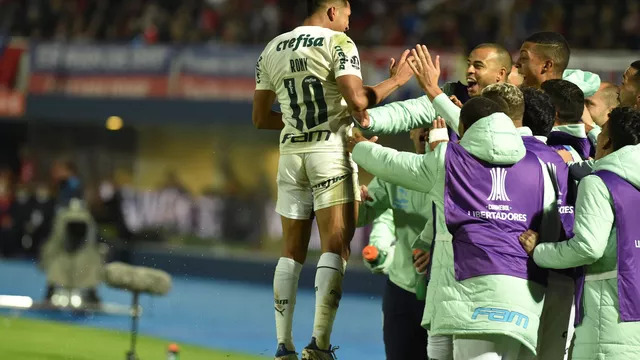 Rony comemora um dos gols contra o Cerro Porteño - Crédito: Divulgação/Conmebol