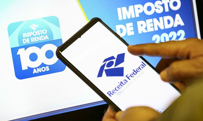 A consulta também pode ser feita no aplicativo Meu Imposto de Renda - Crédito: Marcelo Camargo/Agência Brasil
