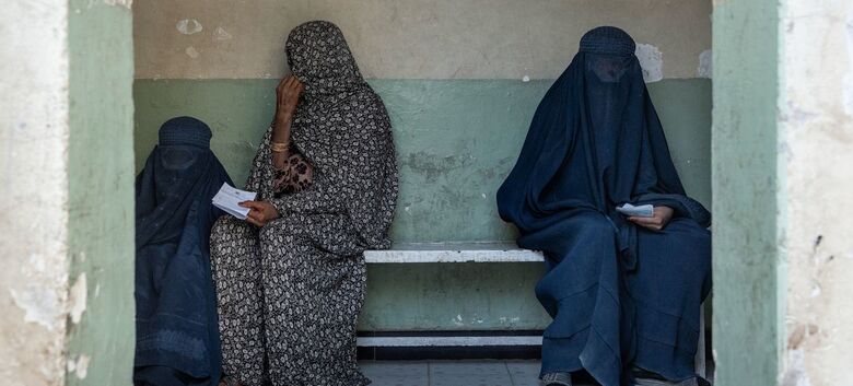 mulhi Mulheres na sala de espera de uma clínica no Afeganistão  eres - Crédito:  UNICEF/Alessio Romenzi