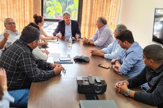 Grupo de empresários durante reunião na Semagro - Crédito: Divulgação