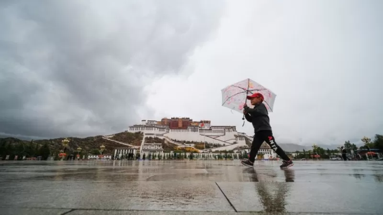 Água de chuva no mundo todo está contaminada com 'poluentes eternos', mostram estudos
 - Crédito: Getty Images 