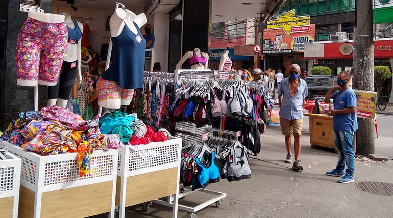 O setor de vestuário teve a maior queda de pessoal entre as atividades comerciais em 2020 (-15,3%) - Crédito: Helena Pontes/Agência IBGE Notícias