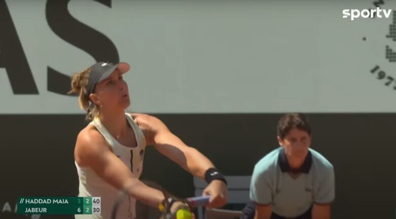 Bia Haddad encara número 1 do mundo na semifinal de Roland Garros