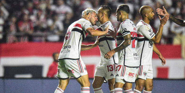 Corinthians busca vitória para ampliar vantagem na tabela do