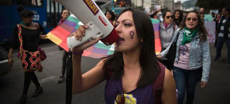 Mulheres protestam contra a violência de gênero no Equador - Crédito: ONU Mulheres/Johis Alarcón 