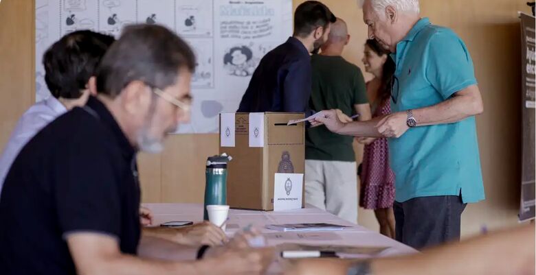 Eleitores argentinos no Brasil votam por defesa da democracia - Crédito: Joédson Alves/Agência Brasil