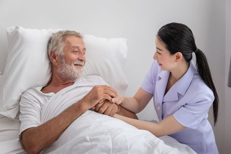 Cuidados paliativos: qual o papel do cuidador no final da vida? - 