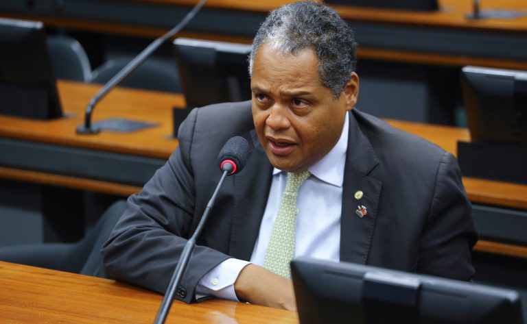 Brito: governo anterior deixou apenas R$ 14 milhões para enfrentar o problema   - Crédito: Vinicius Loures/Câmara dos Deputados  