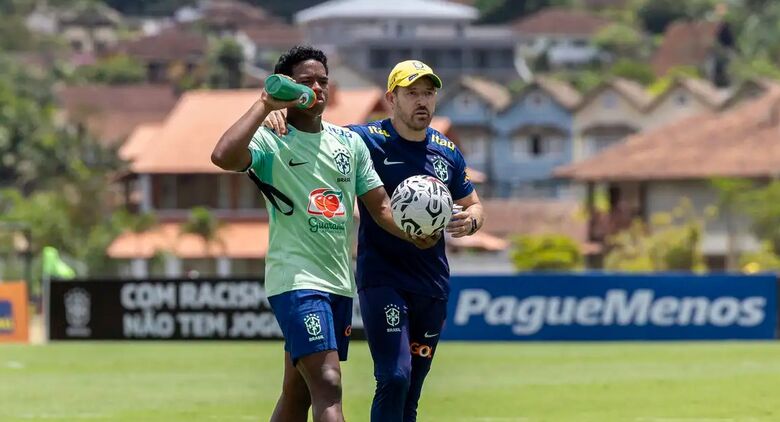 "Seleção mostrou evolução", elogia Ramon, após 2 a 0 sobre Colômbia - Crédito: Joilson Marconne/CBF