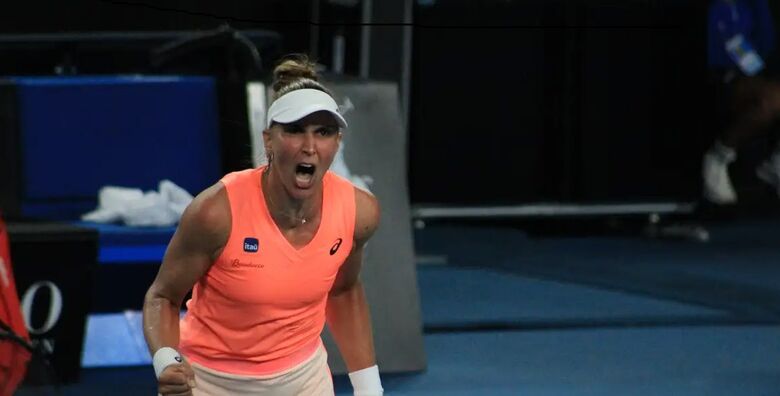 Bia Haddad supera nervosismo e vence estreia no Aberto da Austrália - Crédito: Divulgação/Australian Open