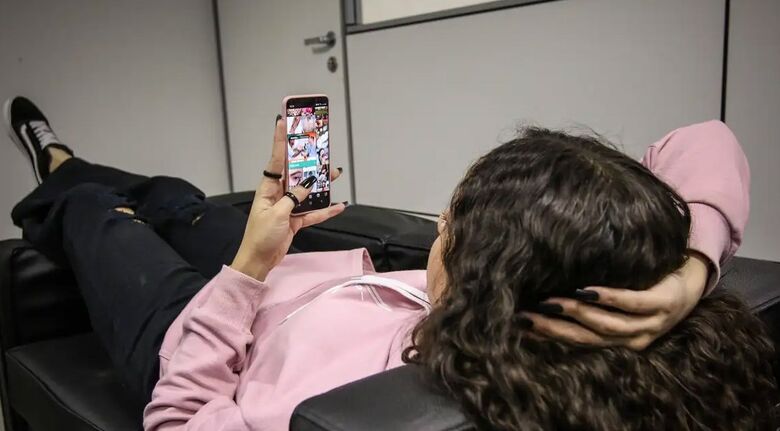 Governo lançará guia para uso consciente de telas por adolescentes - Crédito: Antônio Cruz/Agência Brasil