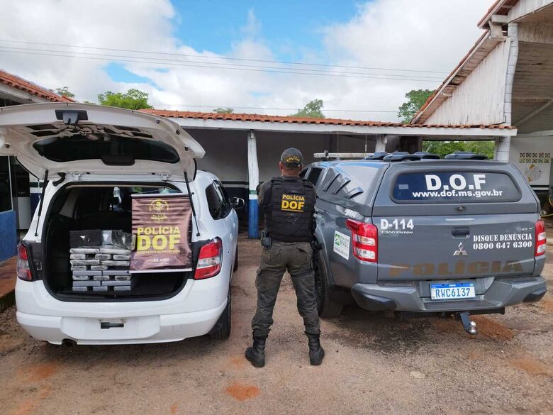 Homens que seguiam para o Paraná com mais de 30 quilos de cocaína são presos pelo DOF - Crédito: Divulgação/DOF