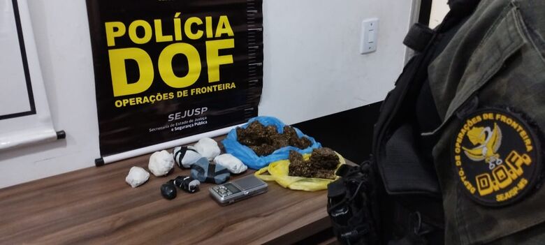 Passageiros de ônibus são presos pelo DOF por tráfico de drogas - Crédito: Divulgação/DOF