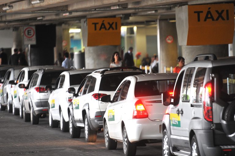 Proposta permite cabine blindada para motorista de táxi ou aplicativo - Crédito: Tony Winston/Agência Brasília  