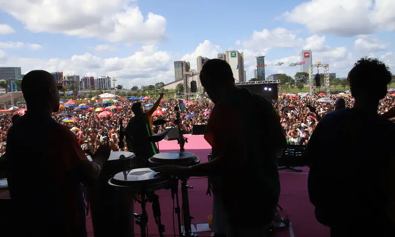 Bloco das Divinas Tetas reúne multidão na Esplanada dos Ministérios - Crédito: Antônio Cruz/Agência Brasil