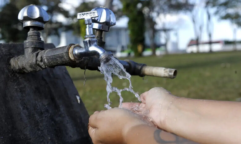 Falta de acesso à água potável atinge 33 milhões de pessoas no Brasil - Crédito: Jefferson Rudy, Agência Senado