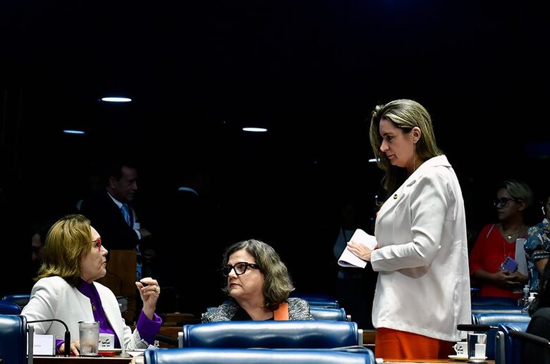 As senadoras Zenaide Maia, Teresa Leitão e Augusta Brito, relatora do projeto, na sessão que aprovou urgência para a matéria  - Crédito: Waldemir Barreto/Agência Senado