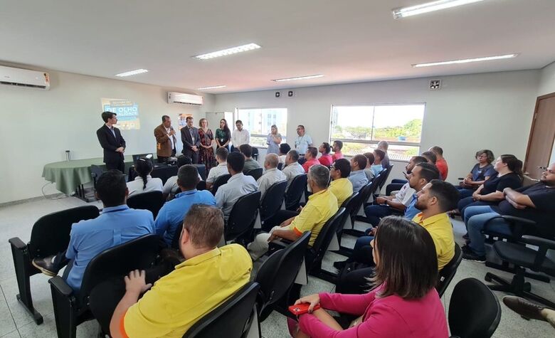 Lançamento reuniu comerciantes e fornecedores na sede do Procon - Crédito: Marcos Adriano/Assecom