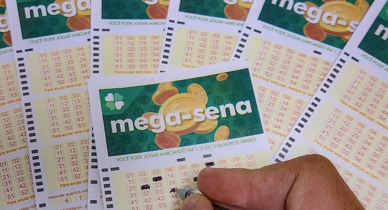 Mega-Sena sorteia nesta quinta-feira prêmio acumulado em R$ 50 milhões - Crédito: Rafa Neddermeyer/ Agência Brasil