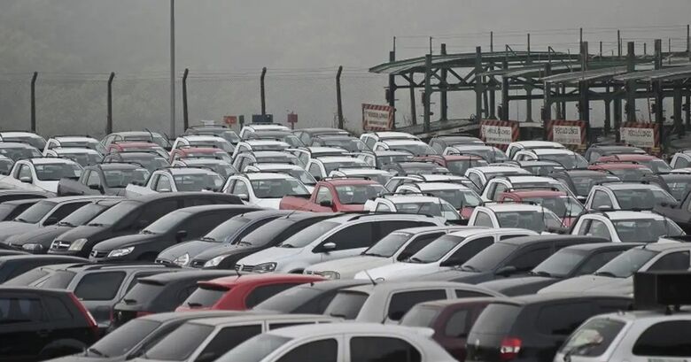 Vendas financiadas de veículos crescem 30,7% no país em fevereiro - Crédito: Agência Brasil/Arquivo