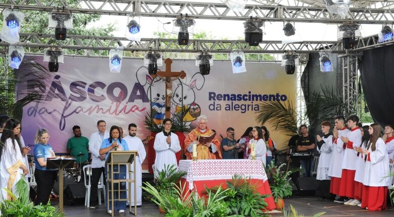 Domingo de Ramos é celebrado com procissão e missa  - Crédito: Roberto Ajala