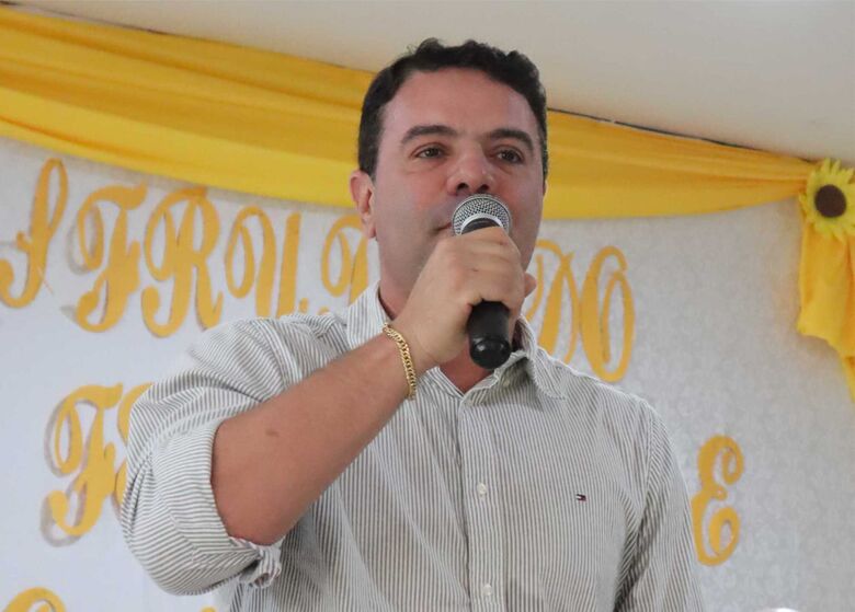  Prefeito André Nezzi discursa em evento promovido pela prefeitura - Crédito:  Comunicação Prefeitura 