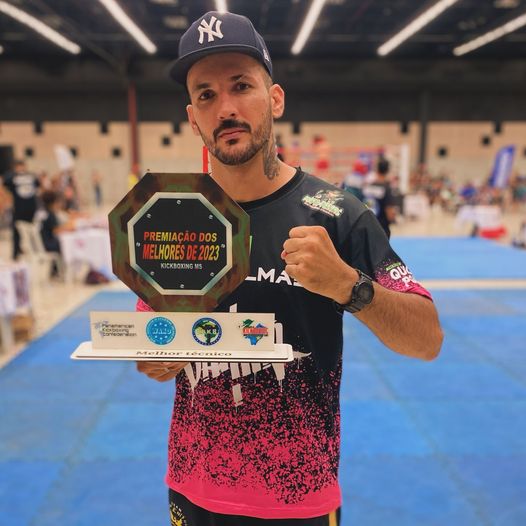 Luan Dalmasso, craque do Kickboxing, conquista quinto título de melhor técnico do Estado - 