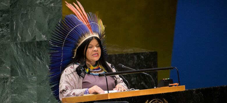 Ministra dos Povos Indígenas do Brasil, Sonia Guajajara, discursa na abertura da 23ª Sessão do Fórum Permanente sobre Questões Indígenas - Crédito: ONU/Manuel Elias