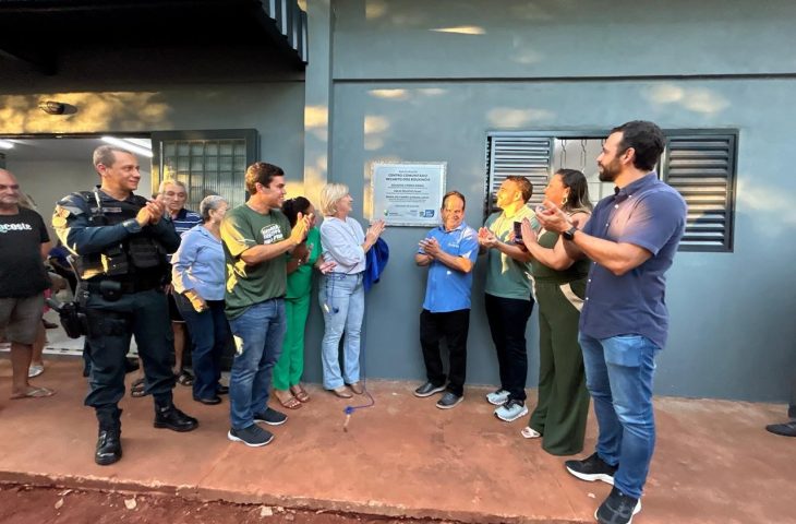 Inauguração de centro comunitário é marcada por entrega de títulos à comunidade - Crédito: Divulgação/Agehab
