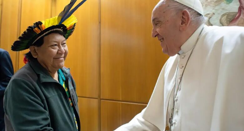 Líder yanomami Davi Kopenawa pede a Papa que apoie retirada de garimpo
 - Crédito: Vatican News/Divulgação
