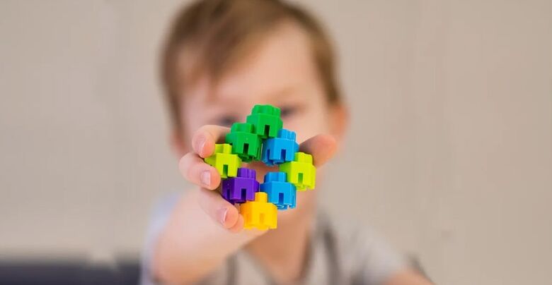 Crianças com autismo podem ter dificuldades no desenvolvimento intelectual  - Crédito: Freepik